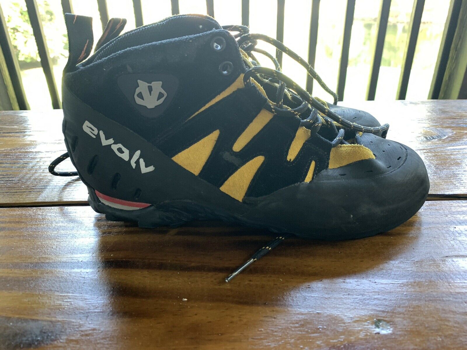 Evolv Men's Climb Trax Usa Sz 10.5 Black & Yellow Lace Up Outdoor Climbing Shoes