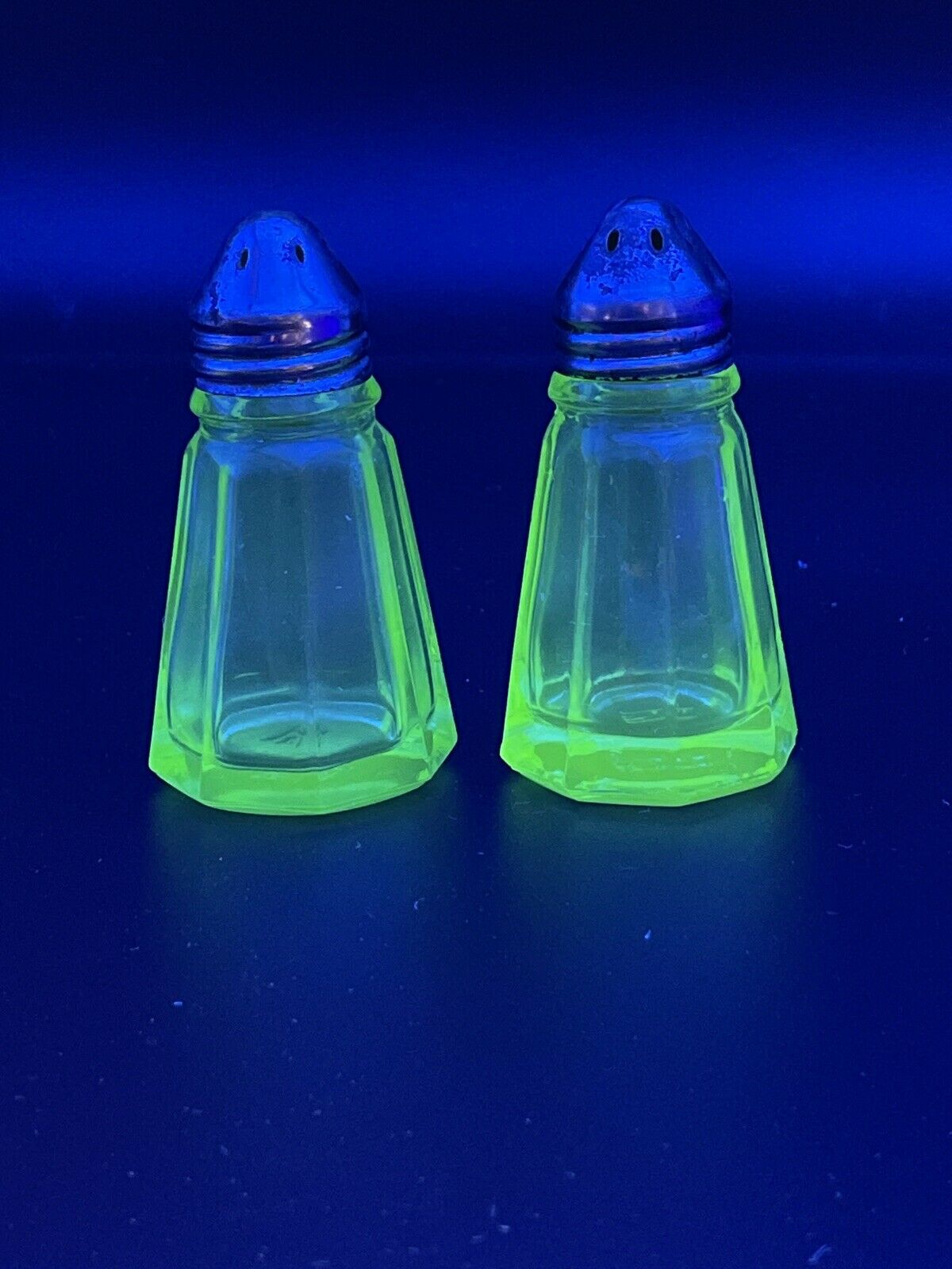 Hazel-Atlas green uranium vaseline depression glass salt and pepper shakers