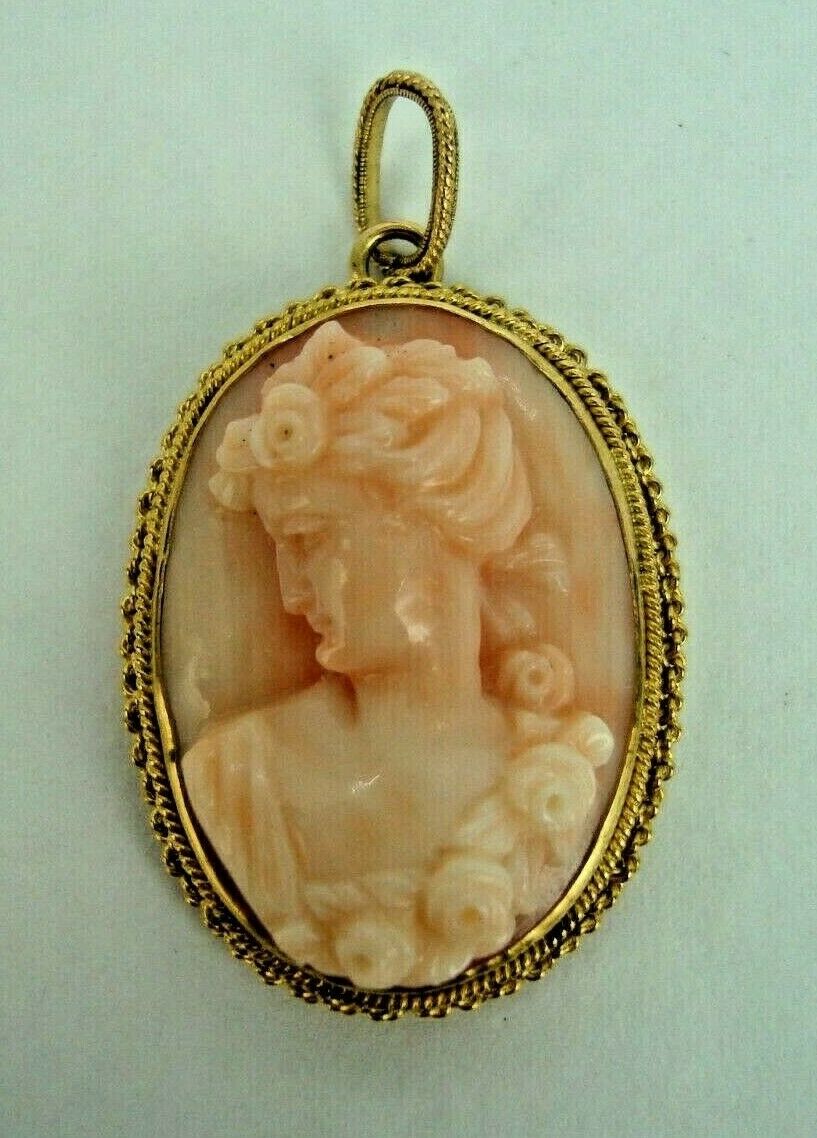 Vintage Antique 12k Yellow Gold & Angel Skin Coral Oval Cameo Pendant